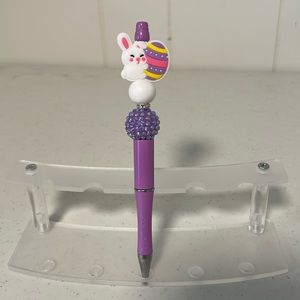 Easter Bunnie And Egg Pen